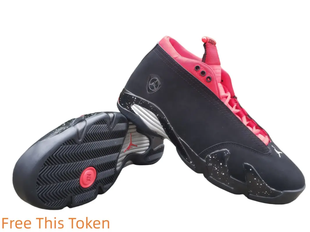 Supportive cushioned trainers equipped with air cushion. Suitable for basketball training, walking and diverse cool tone streetwear outfits.