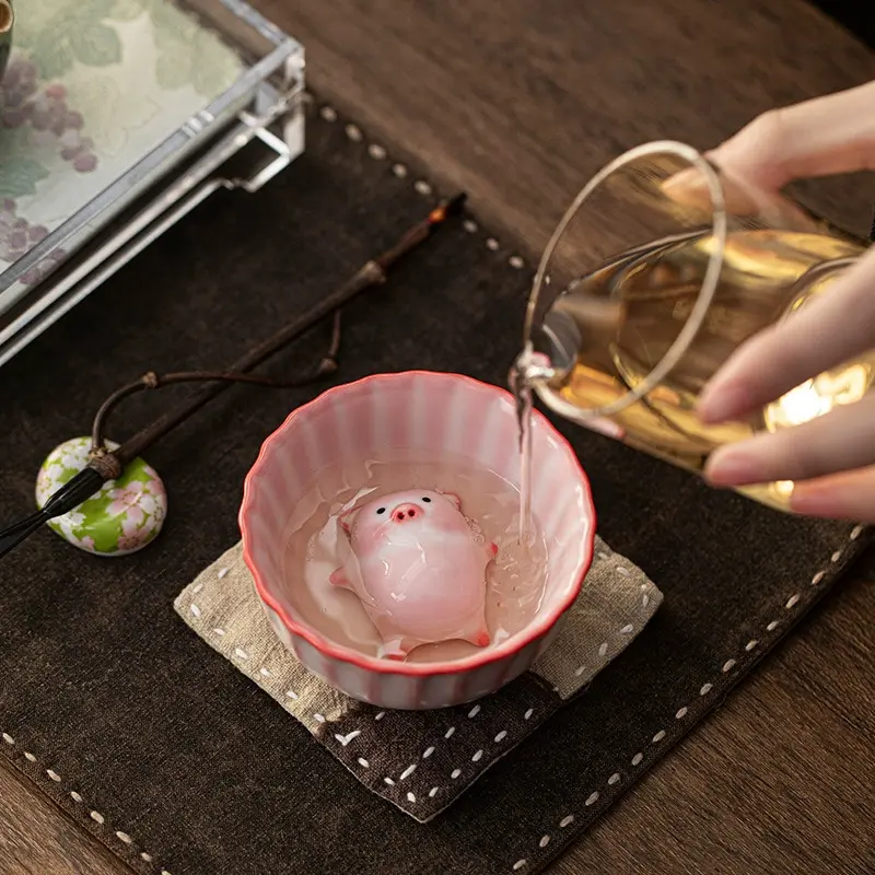 Cartoon Ceramic Tea Cup Little Pig Spit Bubbles Under Bottom Funny Teacup Porcelain Water Cups Mug