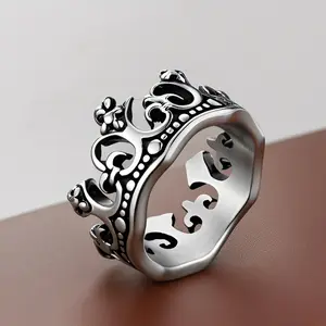 Fashionable Retro High-End Men's Ring with Hip-Hop Crown Design, Stainless Steel, Suitable for Daily Wear, Parties, and Street Photography