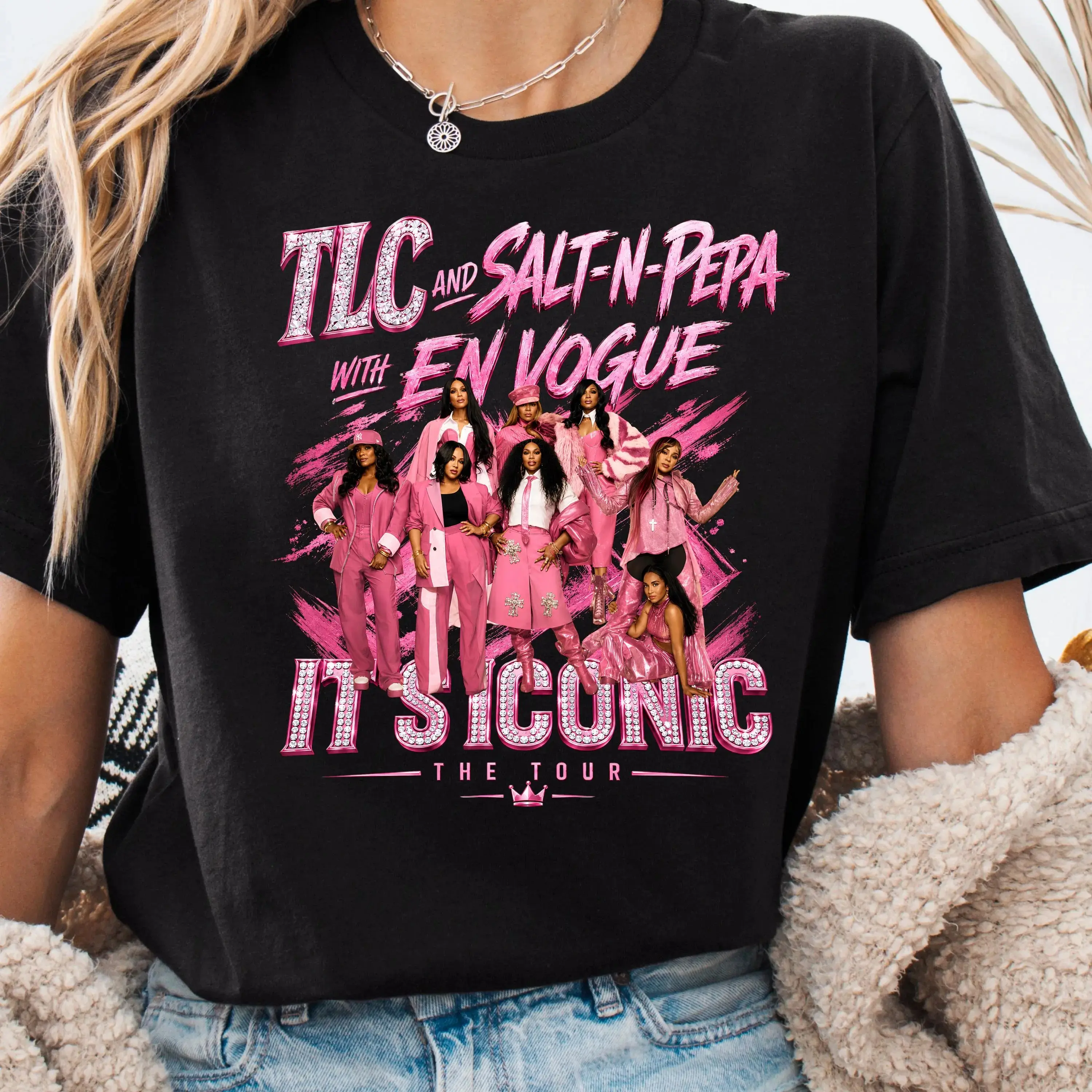 TLC Salt-N-Pepa En Vogue 2026 Tour 1 Side T-Shirt, R&B Concert Graphic Tee, It's Iconic Tour Tee, 90s R&B Hip Hop Vintage Style Graphic T-Shirt, Trendy Unisex Streetwear Top
