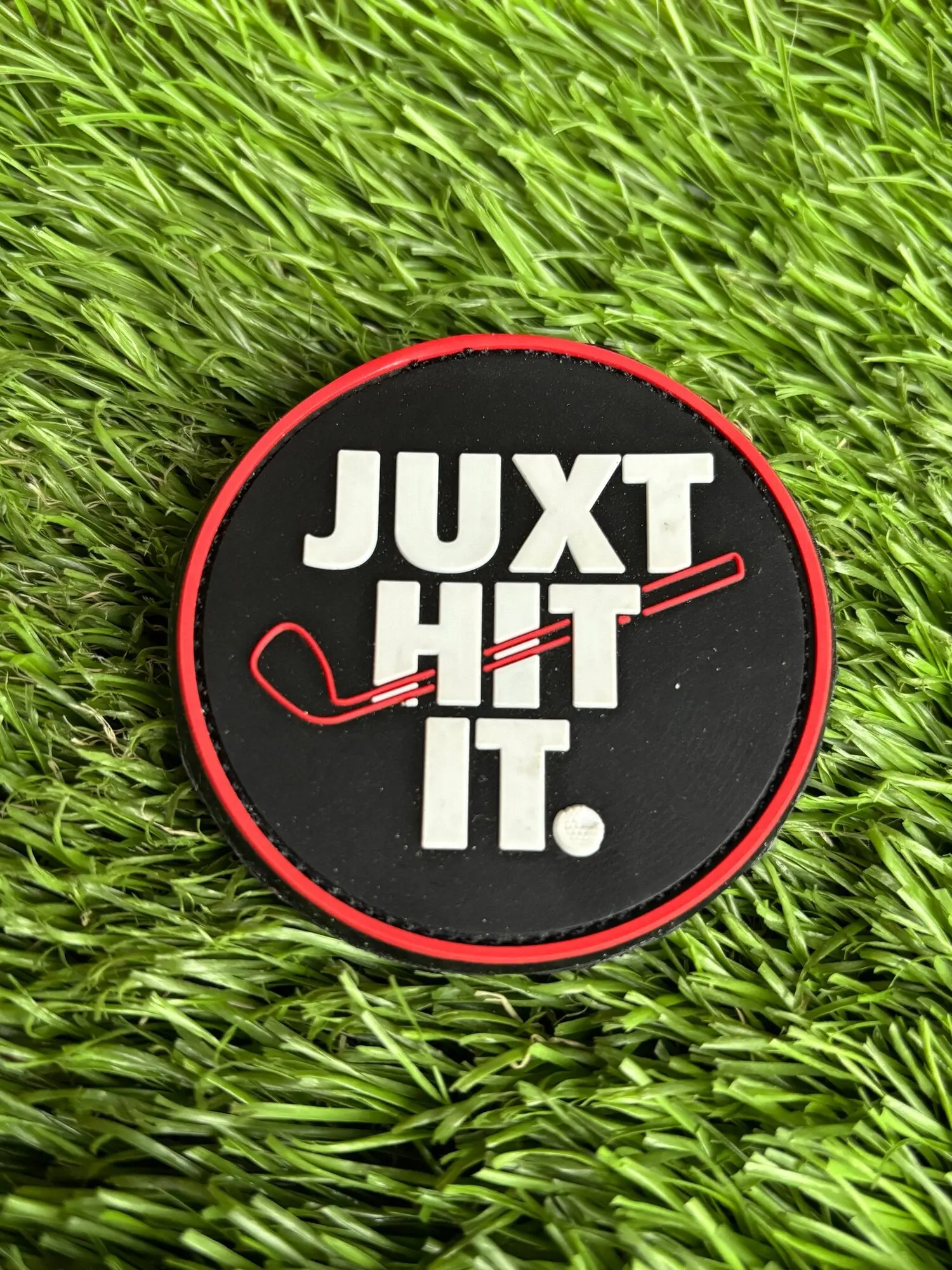 JUXT HIT IT 3D Golf Morale Embroidery Patch for Golfers - 3D Raised Face, Textured Surface, Premium Quality, Instant Attach, Velcro Hook Backing, Golf Course Use