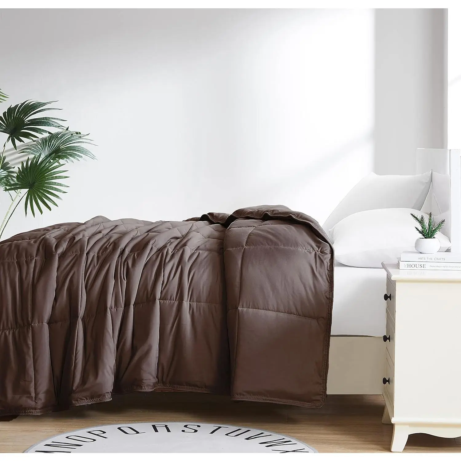 Vilano Springs Premium Oversized Size Down-Alternative Comforter - Chocolate Brown, Wrinkle Resistant, Breathable, Synthetic Filling, Box Stitched, Full/Queen