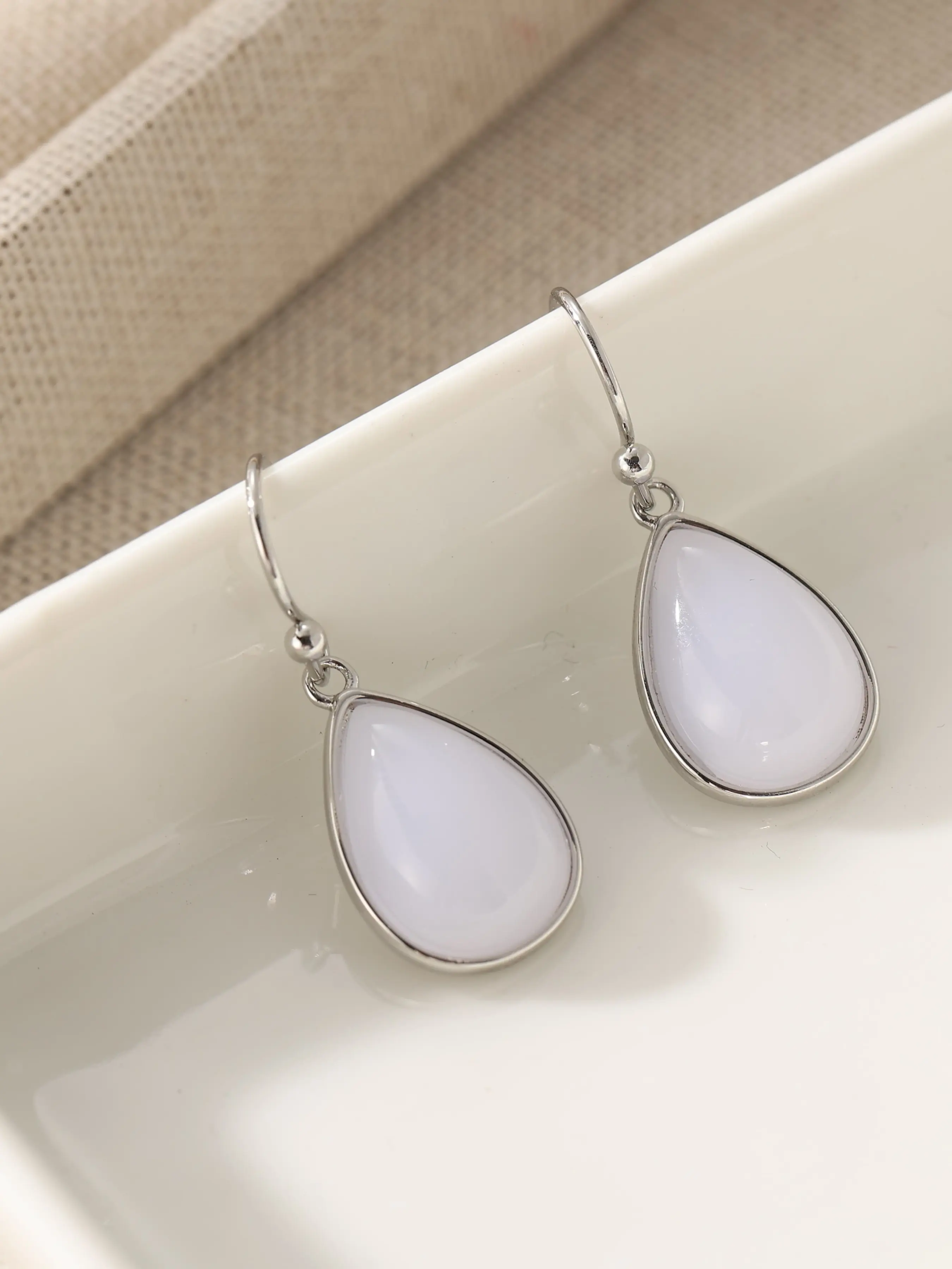 Elegant Teardrop Design Necklace, Copper Chain, Casual Style, Perfect for Daily Commute or Elegant Casual Wear, All Seasons