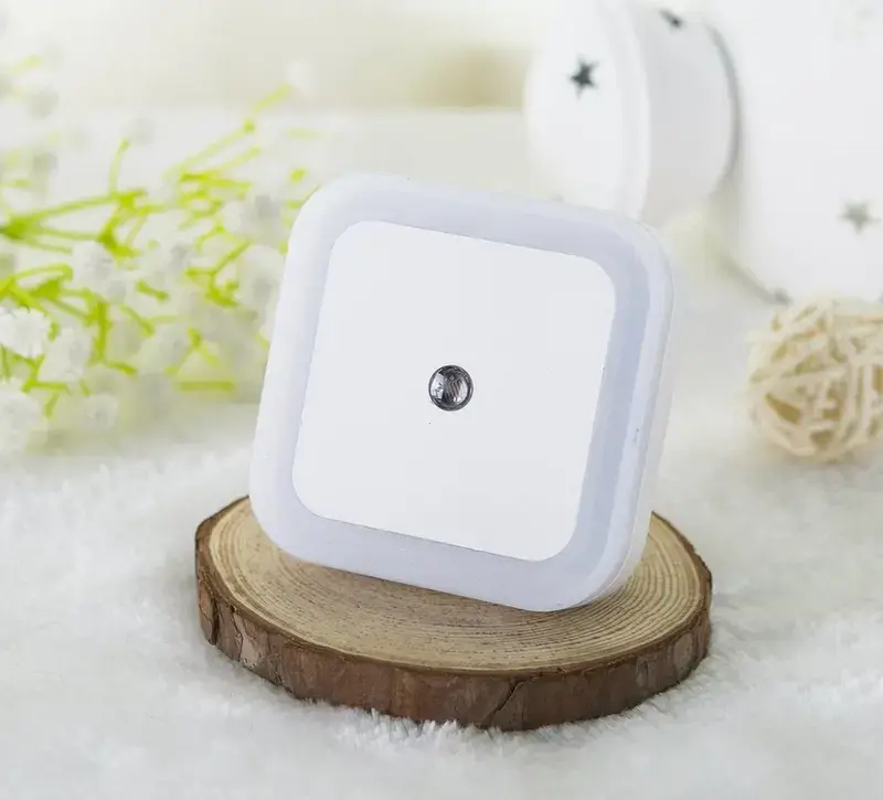LED Night Lights Plug into Wall 6-Pack, Plug in Night Light, Dusk to Dawn Nightlight Led Night Lights for Bedroom, Bathroom, Hallway Warm White