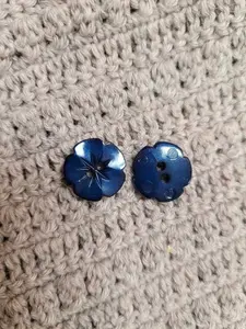 Flower Shaped Plastic Buttons by Skacel