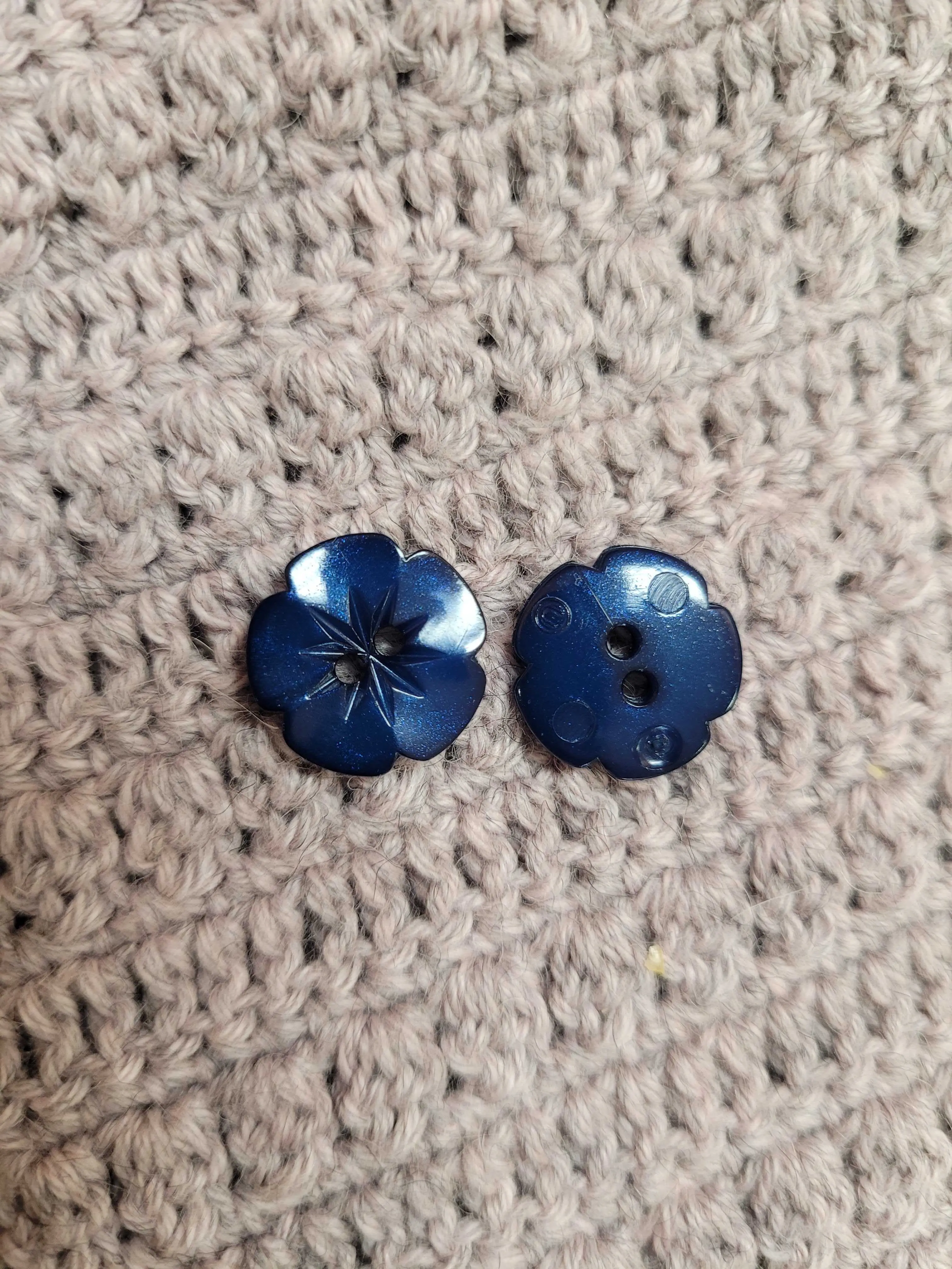 Flower Shaped Plastic Buttons by Skacel