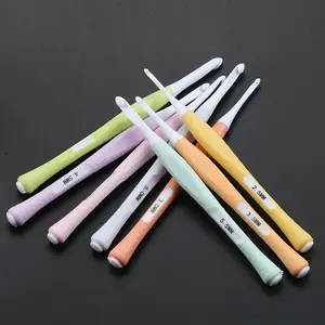 8pcs/set Candy Color Handle Crochet Hook Ergonomic Crochet Hook Set for Arthritic Hands Crochet Needle Set and Crochet Accessories for Beginners Crochet Set Kit Handmade Crafts