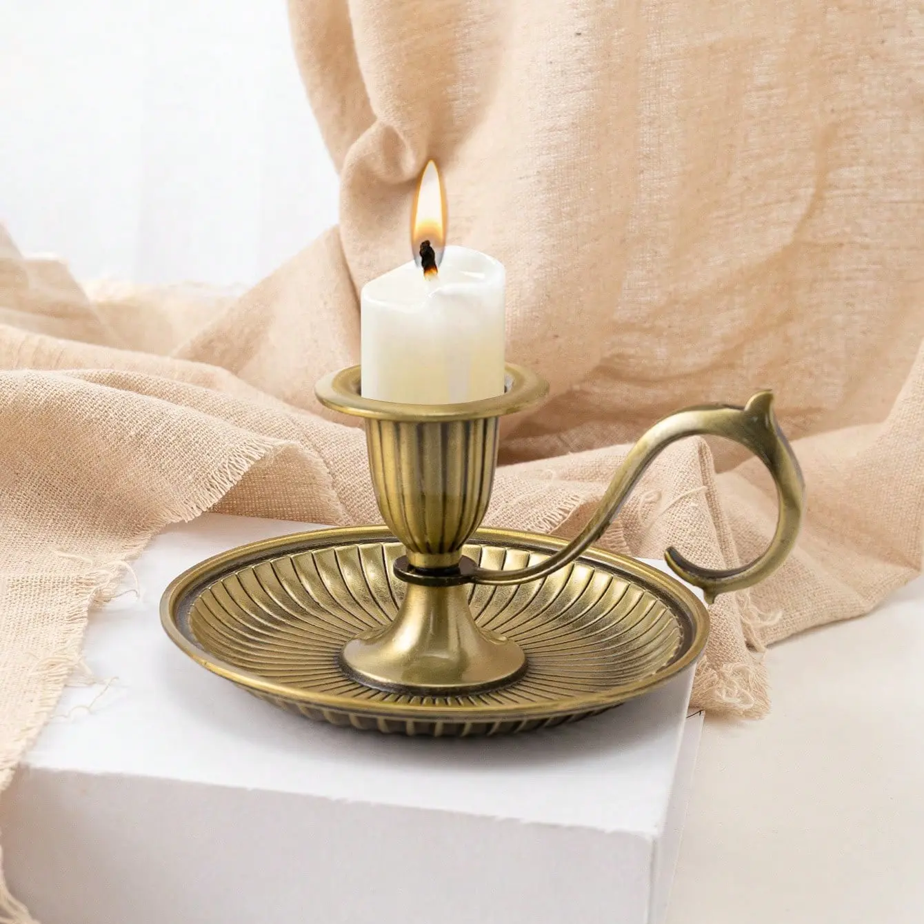 Vintage New Classical Antique Copper Candlestick Holder, Elegant Arc Handle & Radiating Tray Design, Perfect for Home Decor & Gifts, Vintage Candle Stand