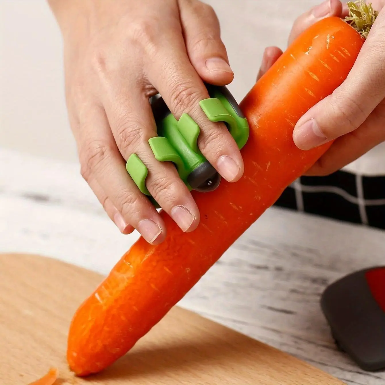 Comfortable Handle Stainless Steel Kitchen Vegetable Peeler, Veggie Peeler, Non-Slip Rubber Finger Grip, Durable Heat-Resistant Material, No Battery Needed, Kitchen Gadgets, Kitchenware