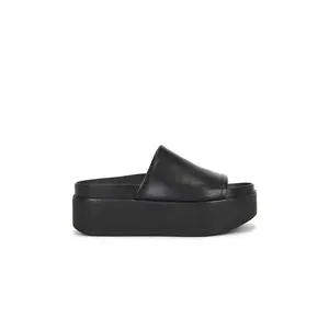 Steve Madden Arwen Sandal in Black