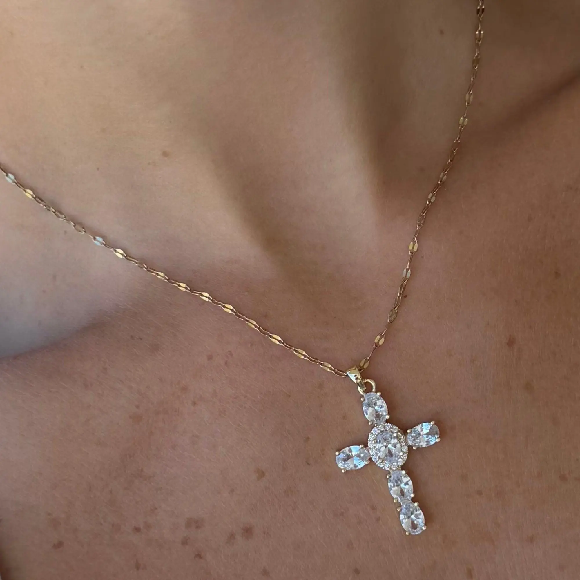 EVRY JEWELS Women's Heavenly Glow Cross Necklace