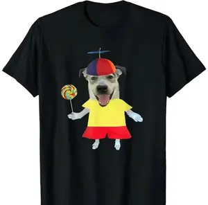Silly dog ​​T-shirt with propeller hat, fun dog emoji T-shirt, lollipop dog print T-shirt, black cotton casual top, silly dog ​​print T-shirt with propeller hat, fun dog emoji T-shirt, black cotton fun dog T-shirt, cute silly dog ​​print T-shirt.
