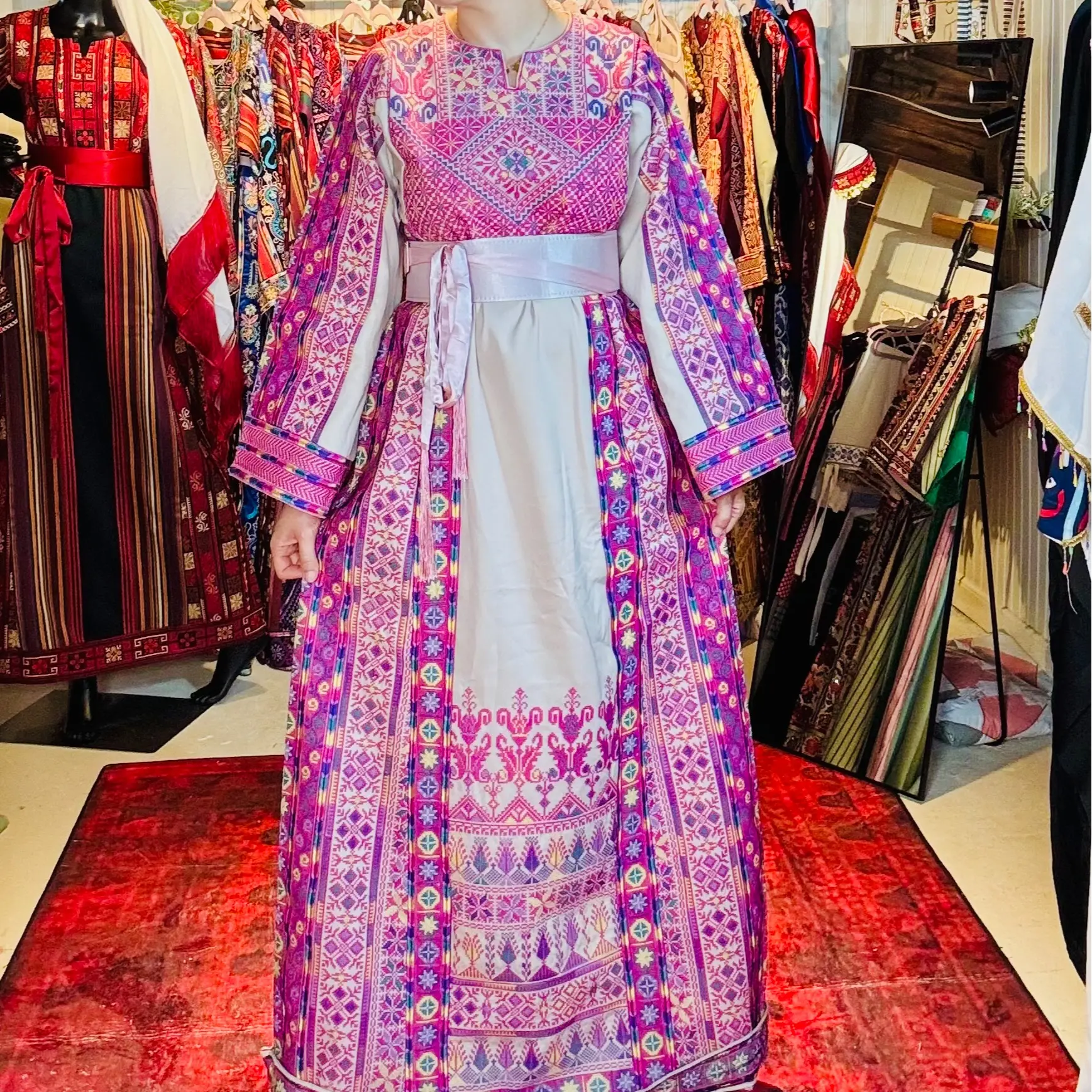 Thobe Fallahi Pink