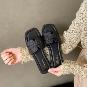 Chanel-style women's flat summer beach slippers with a French touch, high-end new model for outdoor wear