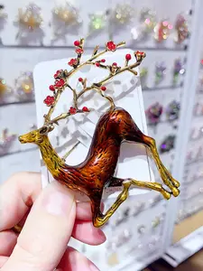 Plum Blossom Deer Brooch, Sparkling Fashion Jewelry, Cute Animal Design, Animal Motif, Perfect for Daily Wear & Holiday Gatherings, Women's Clothing Accessory