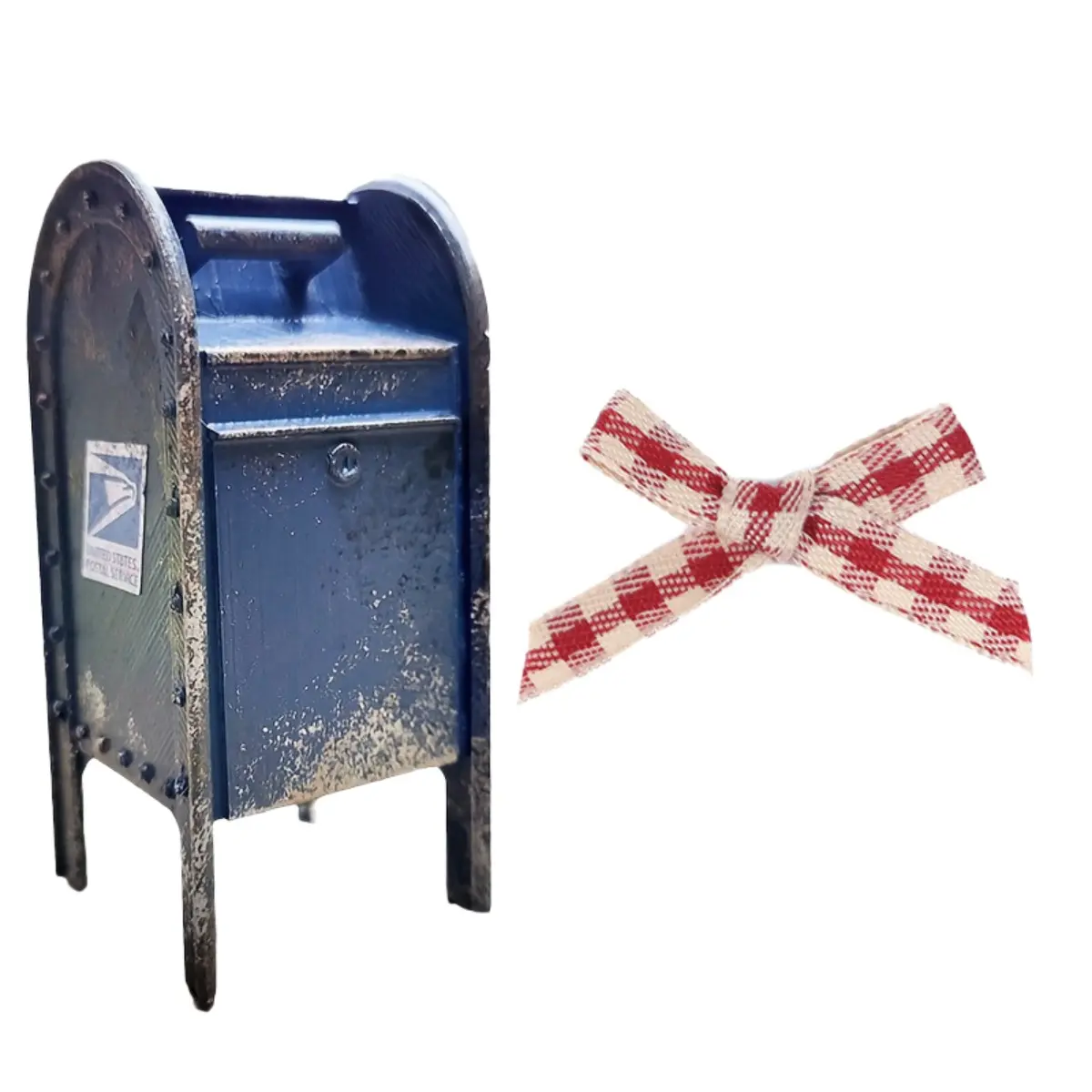 Retro Mini Metal Mailbox Decorative Accessory Miniature - 1:12 Scale Resin-Metal Structure, Durable Battery-Free Building-Themed Ornament, Indoor/Outdoor Home Decor Statue, Artificial Resin Collectible Miniature, Decorative Accessory Miniatures, Artificia