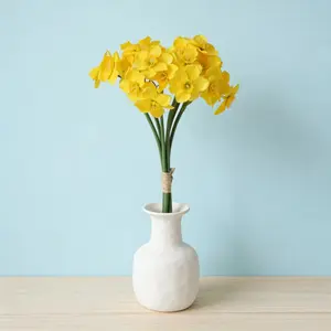6-Pack Artificial Daffodil Bouquet, Artificial Flower, Realistic Yellow Centers and White Petals, Ideal for Weddings, Mother's Day, Valentine's Day, Suitable for Tabletop, Garden, Outdoor Decorations, No Container Included
