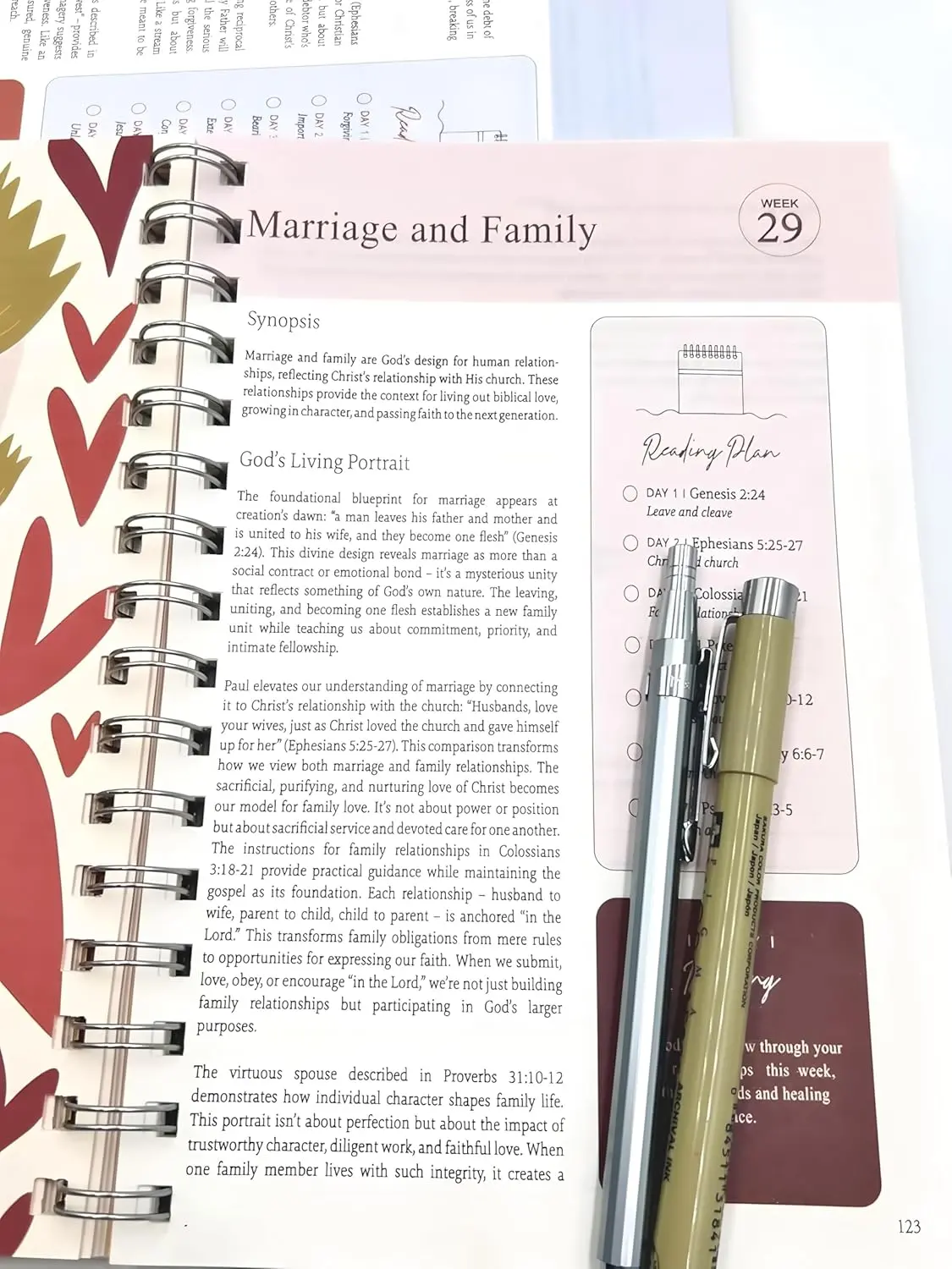 52-Week Scripture Reading Planner - Floral Cover Spiral & Flat Binding Lined Pages Journal, Travel-Friendly Devotional Notebook for Church Visits & Consistent Daily Faith Practice