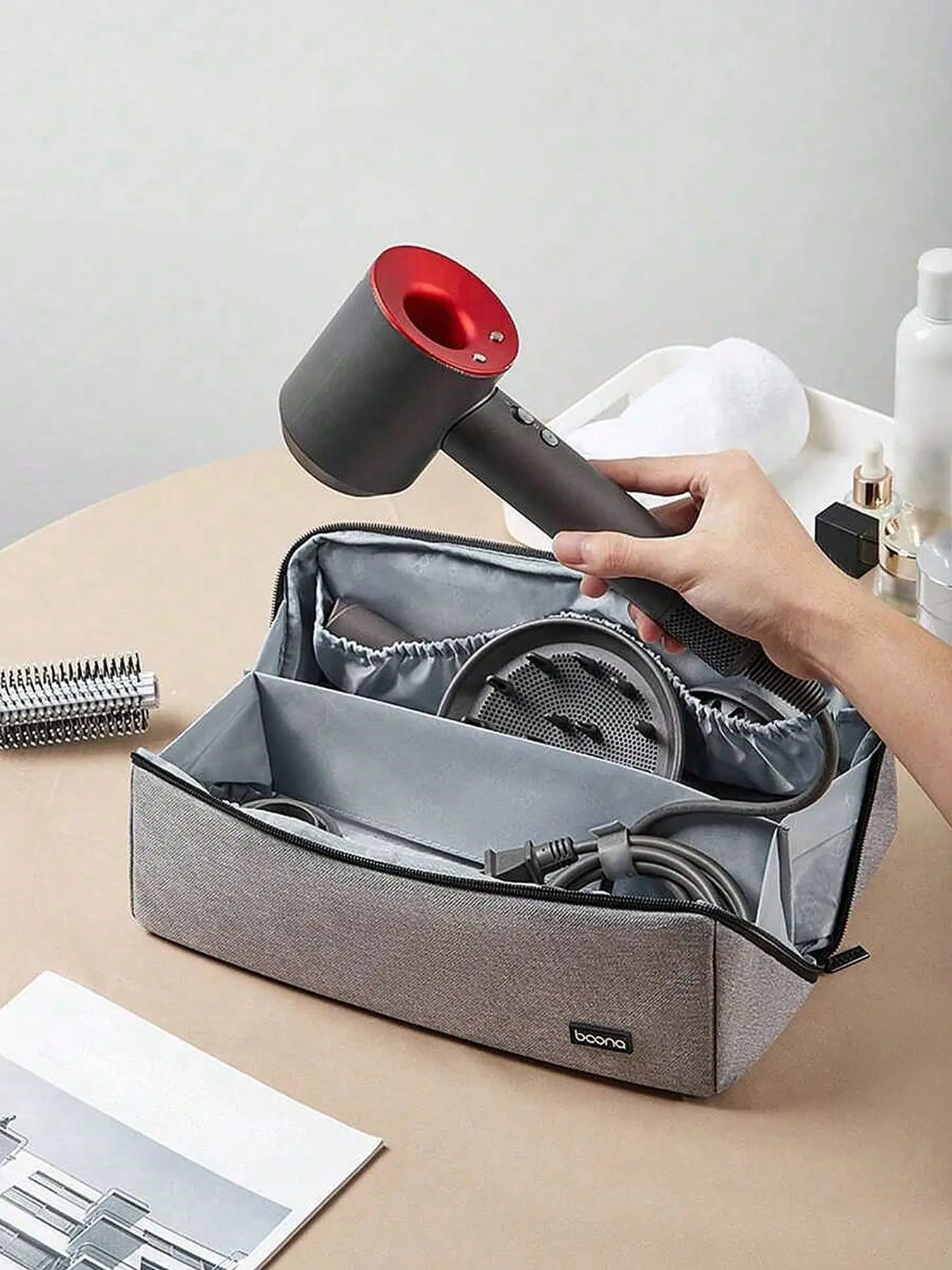 Simple and practical casual and fashionable handbag with double zipper design, large capacity versatile storage bag that can accommodate hair dryers and toiletries, suitable for travel and business trips