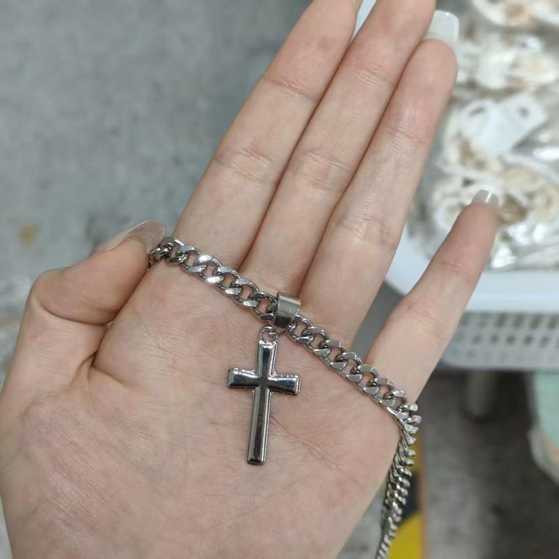 To My Son Cross Necklace from Mom Stainless Steel Cuban Link Chain with Engraved Pendant 49cm Perfect Birthday Graduation Gift for Him jesus christ crucifix