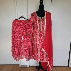 Badhani chunari print kurthi sharara dupatta