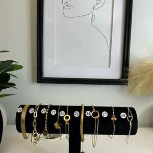 LUSSIE 18k Gold Plated Dainty Bracelet - Elegant Gold-Tone Fashion Accessory for Stylish Wearers