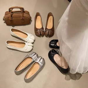 Bow Split Toe Leather Ballet Flats, Women Comfort Tabi Shoes, All-match Casual Flat Loafers, Lightweight Slip On Shoes, Non-slip Soft Sole Footwear, for Daily, Travel, Office, Casual Wear, Trendy Tabi Flats