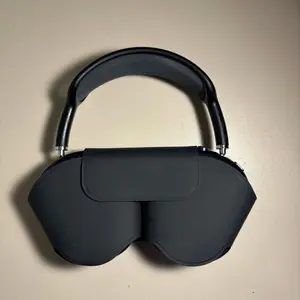 Midnight Charging Case iOS/Android Compatable everything seen in pictures is included