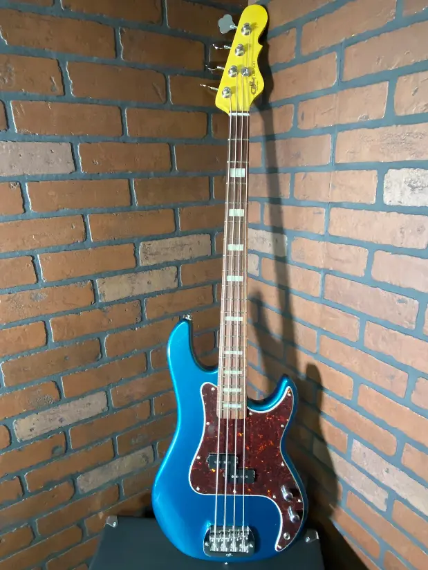 G&L Tribute LB-100 P Bass Guitar - Emerald Blue G&L Tribute LB-100 P Bass Guitar - Emerald Blue