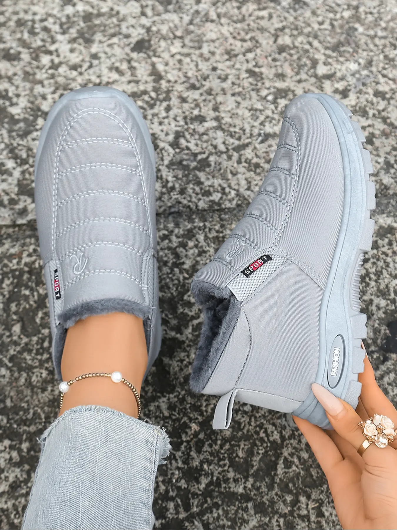 Velvet warm cotton shoes, slip resistant soft soled casual shoes, comfortable and versatile shoes Walking Shoes Footwear