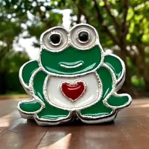 Happy Frog Popz Charm