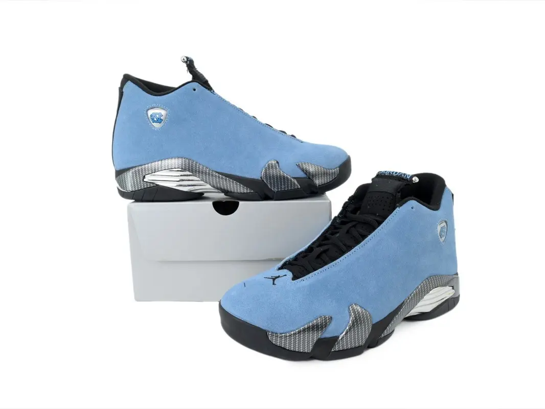 Vintage Light Blue Suede Low Basketball Trainers, Polished Metallic Side Panel, Diamond Shape Decor, Original Box Unopened, Unisex Streetwear Kicks, Premium Soft Suede Upper