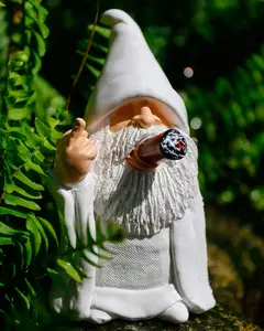 Garden Gnome Statue 5.9Inch Naughty Smoking Wizard Gnome Funny Lawn Resin Figurine Outdoor Statue for Lawn Yard Balcony Porch Patio Home Ornaments Garden Decoration