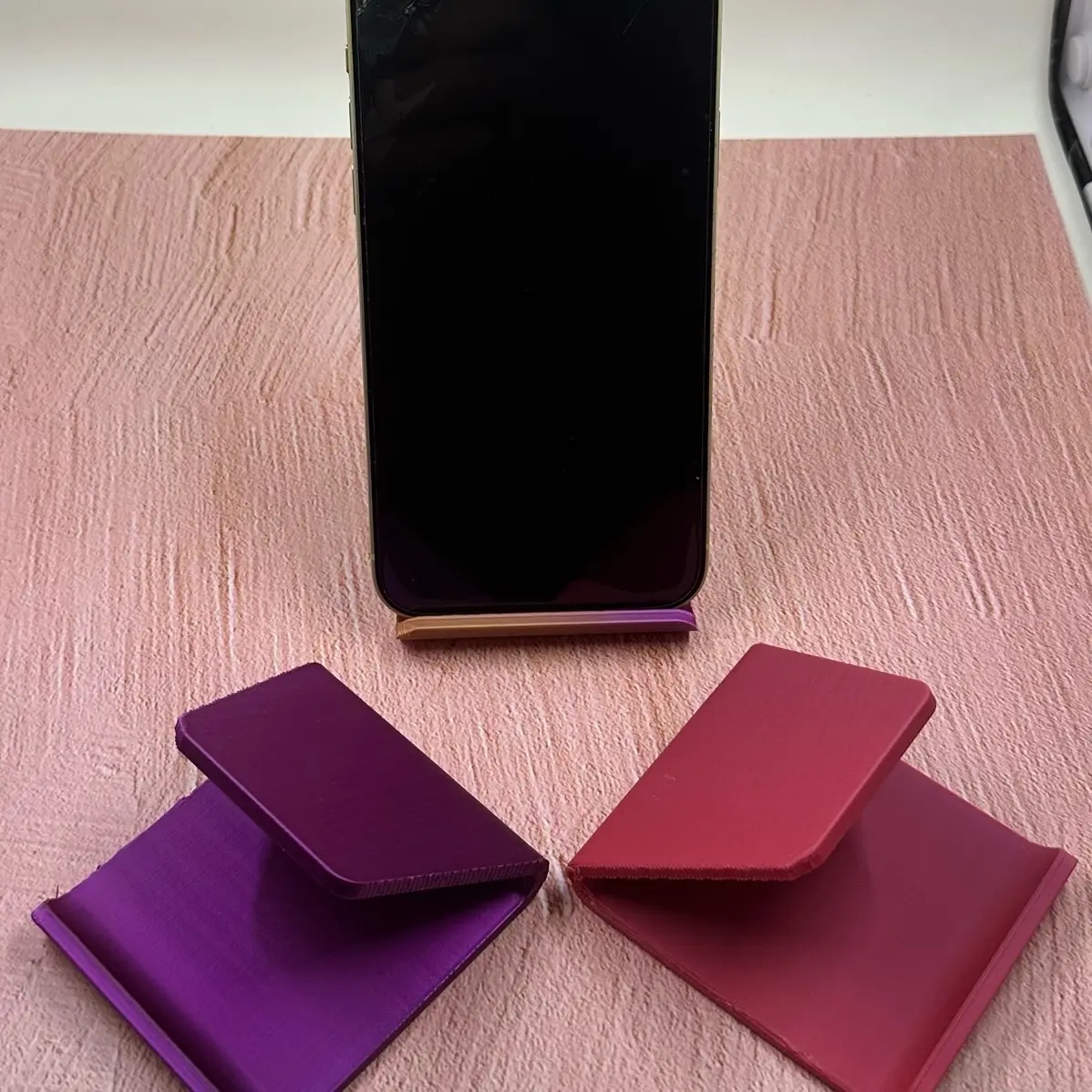 Custom 3D Printed Phone Stand in Multicolor - High-Quality PLA, Fully Customizable, Versatile Design for Home & Business Use