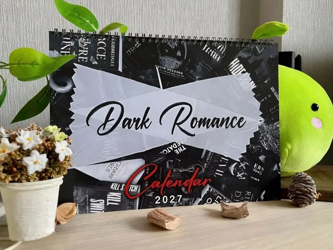 2027 Morally Grey Book Boyfriend Grid-Free Calendar, Multi-Size Matte Paper Romantasy Merch, Romantic Theme Vibrant Images Booktok/Bookstagram Gift for Dark Romance Fans