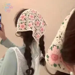 Korean Sweet Crochet Triangle Headscarf, Floral & Animal Pattern Hollow-Out Knit Bandana, Adjustable Tie-Up Cute Head Wrap for Women, Boho Aesthetic Kerchief for Travel & Casual Styling
