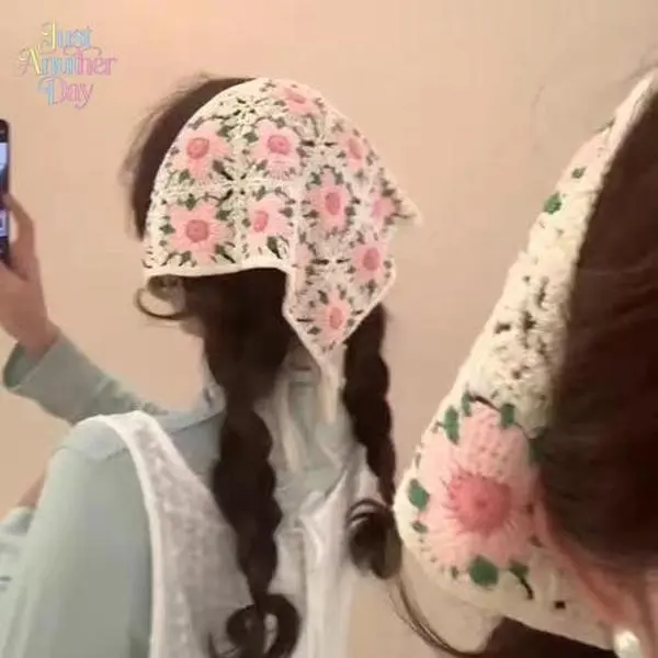 Korean Sweet Crochet Triangle Headscarf, Floral & Animal Pattern Hollow-Out Knit Bandana, Adjustable Tie-Up Cute Head Wrap for Women, Boho Aesthetic Kerchief for Travel & Casual Styling
