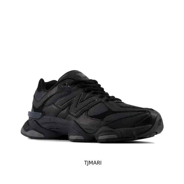 Minimalist Full Black Old School Dad Sneakers Multi-Panel Rough Suede Mesh Craft Integrated Black Cushion Sole Snug Fit Dark Style Casual Shoes