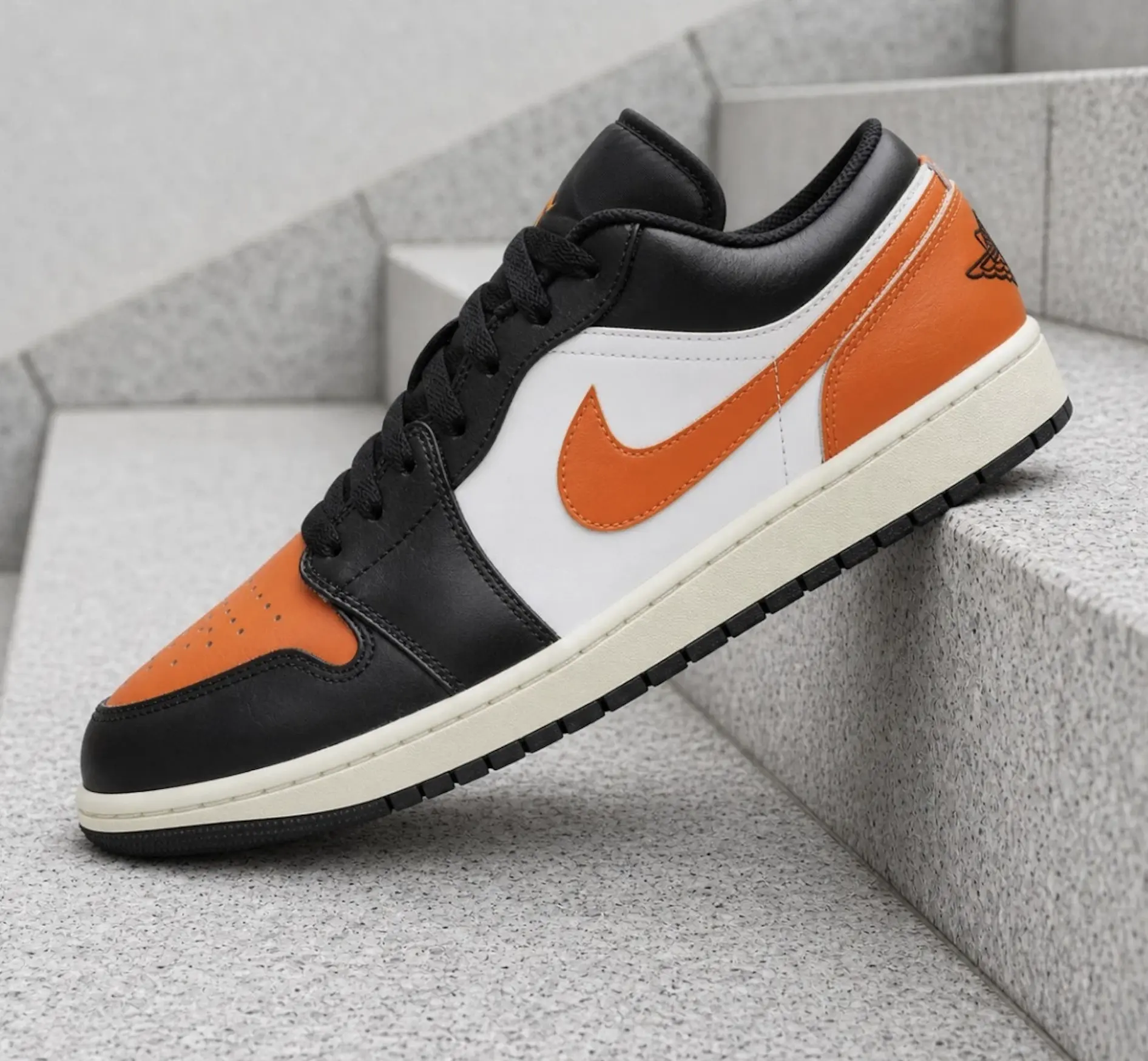 Nike Air Jordan 1 Low Shattered Backboard Alternate 553558-081 Mens Fashion Sneakers New