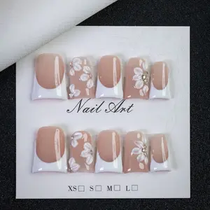 10pcs Sweet & Fresh Duck Mouth Style French Fake Nails, Minimalist 3D Floral Nail Art, French Design, White Flowers With Sparkling Rhinestone Accents, Suitable For Daily, Casual And Relaxed Occasions, Best Gift For Women And Girls