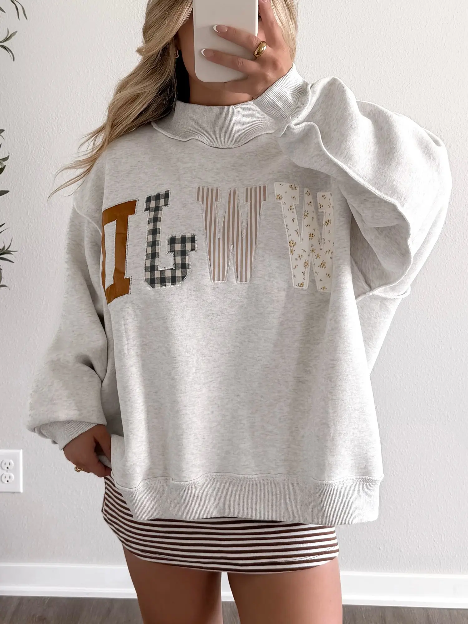 Gray WWJD Mixed Pattern Embroidered Patch Graphic Mock Neck Sweatshirt
