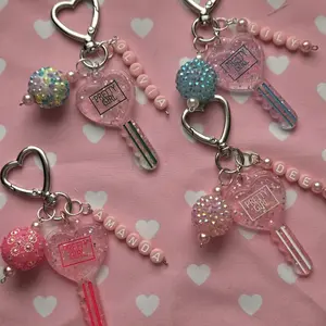 Heart-shaped Keychains with 'Pretty Girl' Text, Glittery Design, Personalized with Name Beads, Pink Color