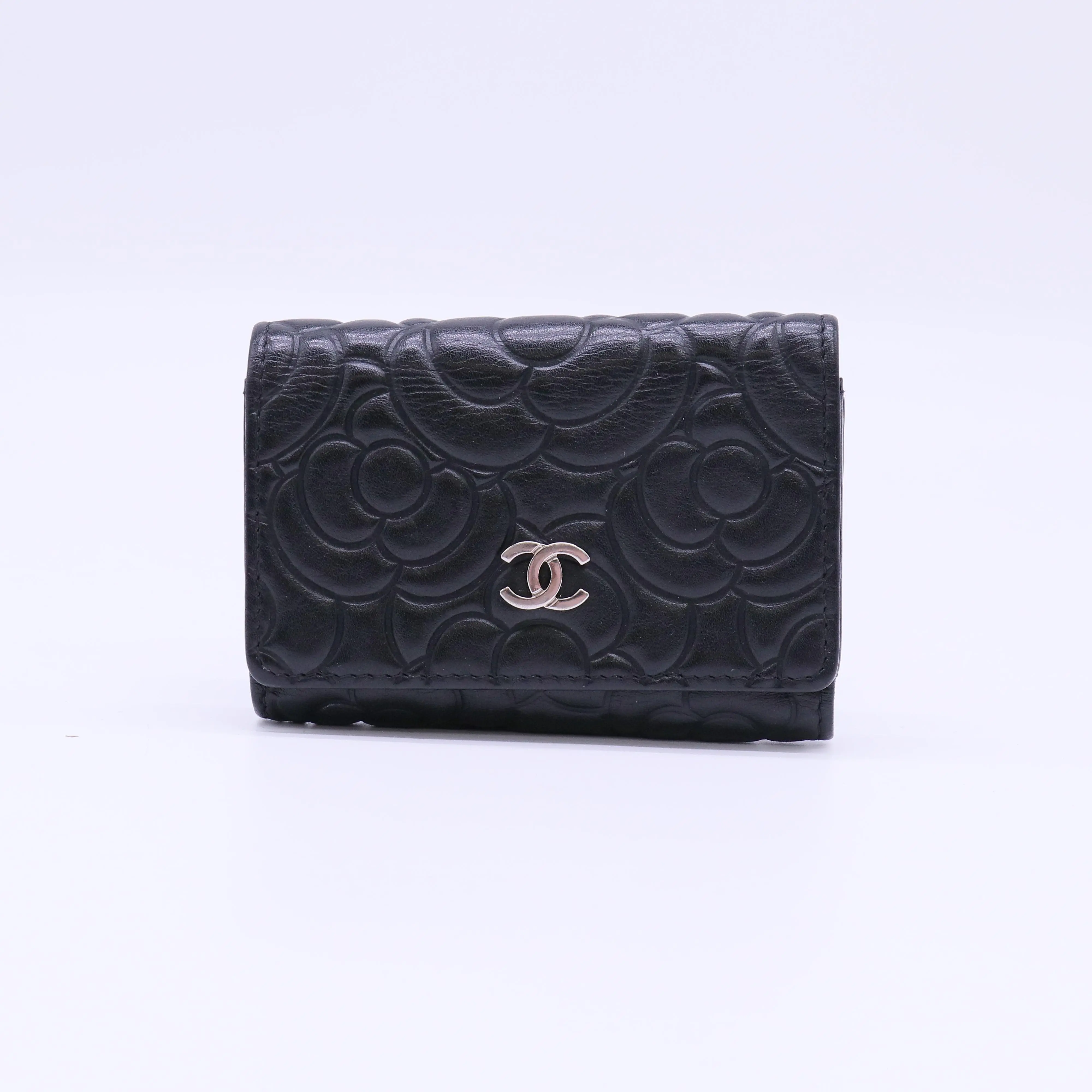 Pre-owned CHANEL Leather Small Leather Goods Camelia Key Holder W22153