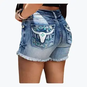 2025 Summer New Retro Street Fashion Embroidery Slim Raw Edge Denim Shorts Women
