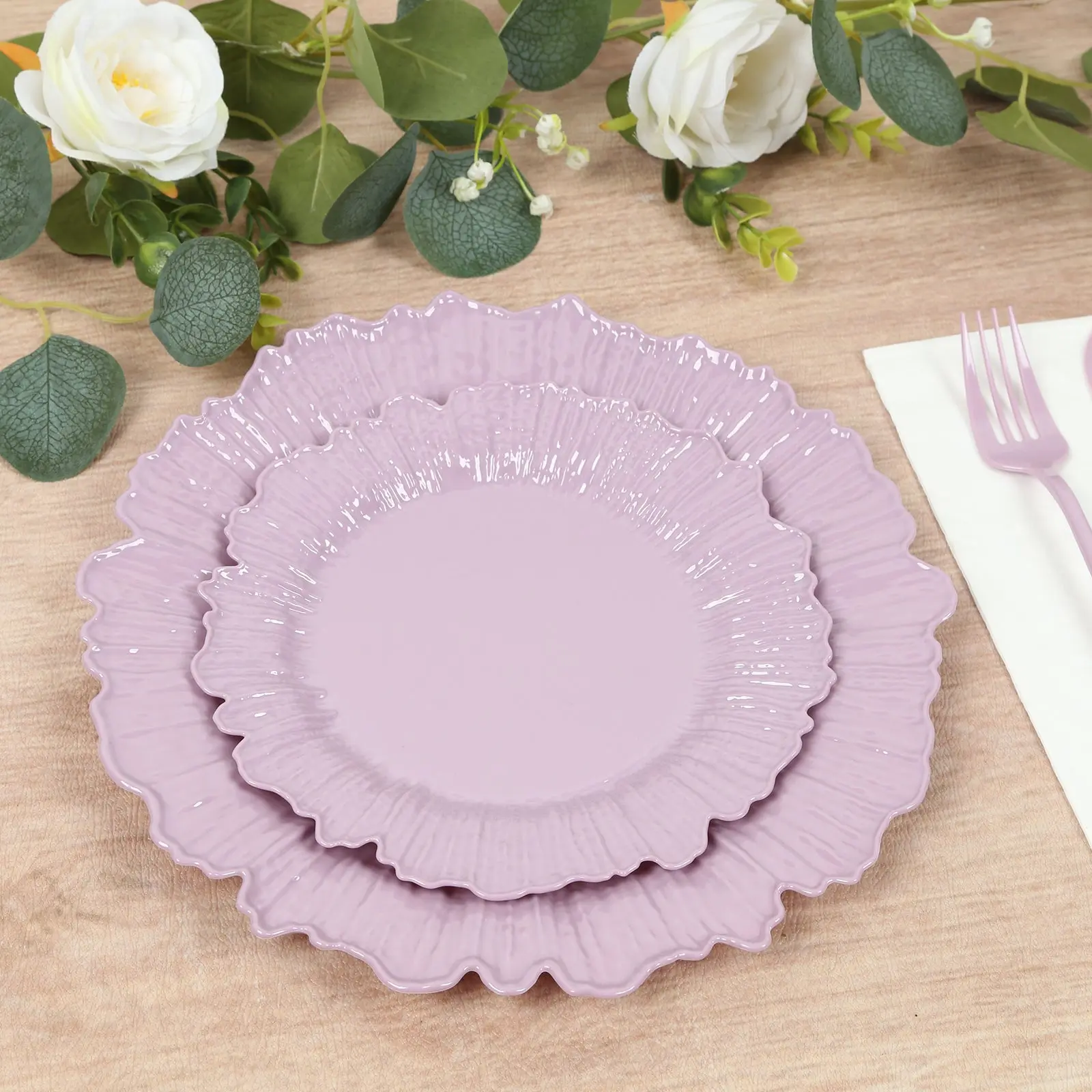 Disposable Plastic Salad Serving Plates, 20-Pack 7" Diameter Lavender Lilac Reef Design Elegant Dessert & Appetizer Plates, Home Party Supplies for Wedding, Baby Shower, Anniversary