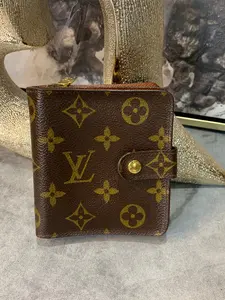 Pre-owned canvas Small Leather Goods Louis Vuitton Short Compact Wallet