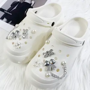 10pcs Cute Rabbit Shoe Charms DIY Fashion Accessories Shoe Decoration Holiday gifts For Halloween Christmas Thanksgiving Party & Daily Wear Creative Gift Idea