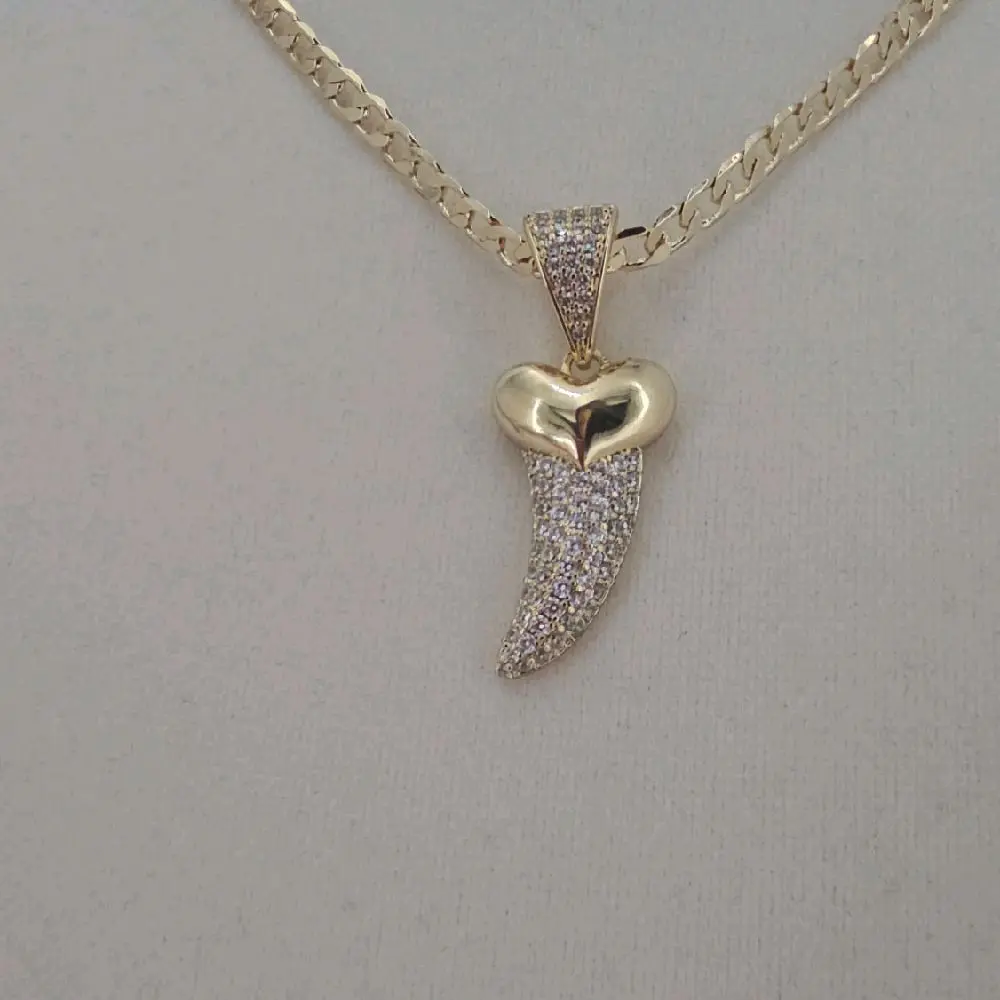 (46)  #2   14k Goldplated  elegant pendant and chain 20 inches14k Goldplated  elegant pendant and chain 20 inches.