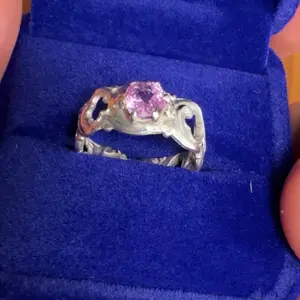 .75 carat pink sapphire ring, Sterling Silver 925 new. One of a kind, high quality, natural sapphire (heated).