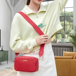 Solid Color Fashion Shoulder Bag  Casual Wave Quilted Crossbody Bag for Daily Use in Wide Strap  Black & Red&Pink  Options
